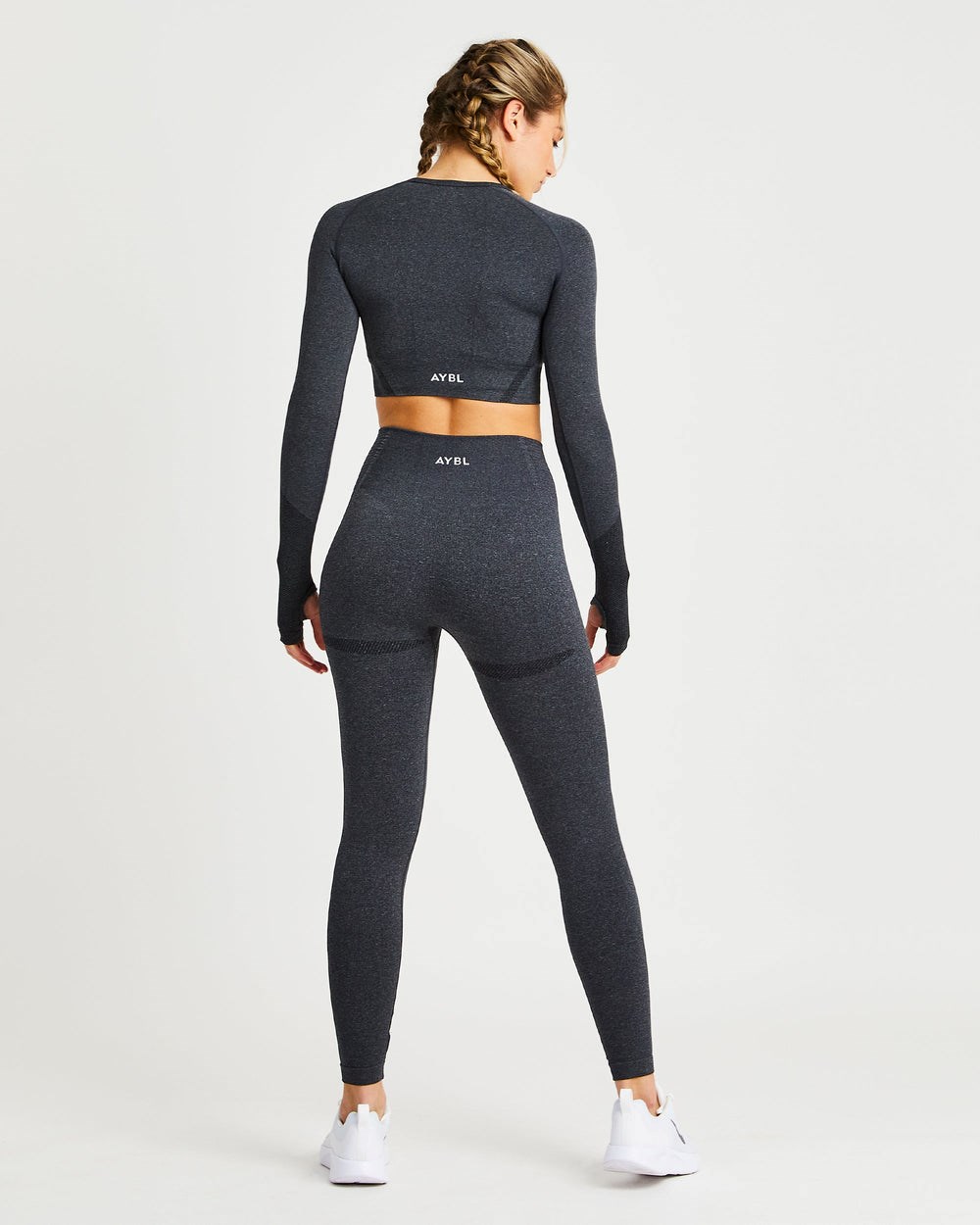 AYBL Balance V2 Seamless Long Sleeve Crop Top Schwarz | 018-CJKSDO