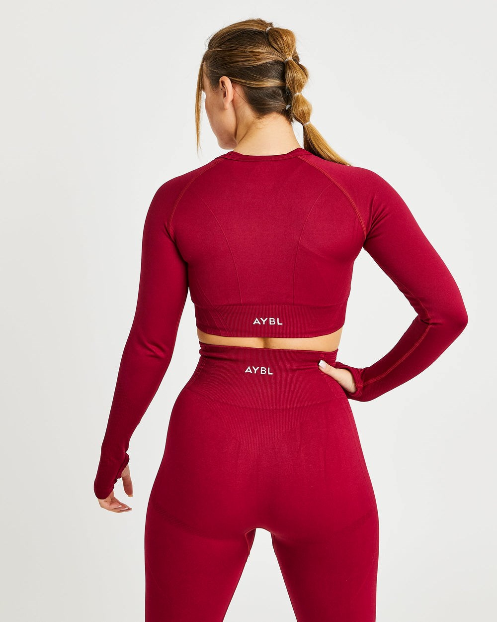 AYBL Balance V2 Seamless Long Sleeve Crop Top Rot | 938-SUNKHI