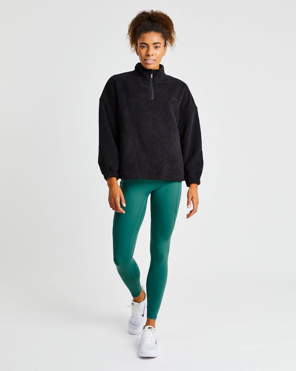 AYBL Effortless Oversized Fleece Schwarz | 386-EMOATV