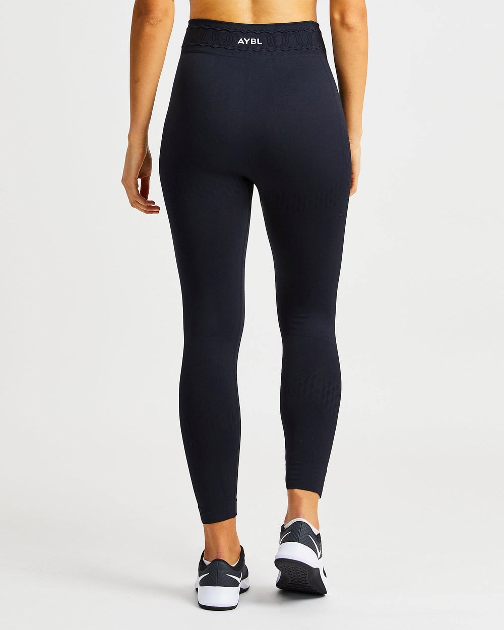 AYBL Elevate Seamless Leggings Schwarz | 146-LOYSJN