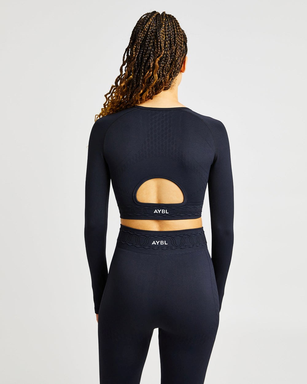 AYBL Elevate Seamless Long Sleeve Crop Top Schwarz | 209-HTGPRS