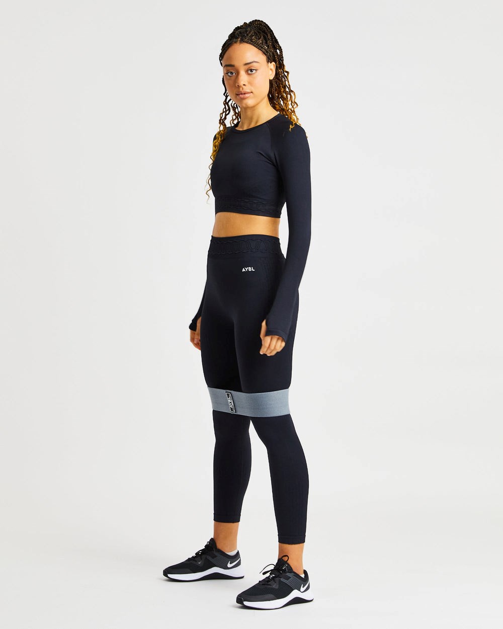 AYBL Elevate Seamless Long Sleeve Crop Top Schwarz | 209-HTGPRS