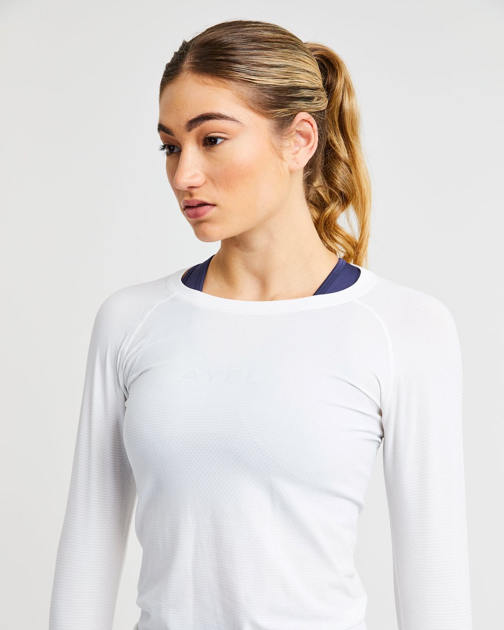 AYBL Embrace Seamless Long Sleeve T Shirt Weiß | 753-SNZPED