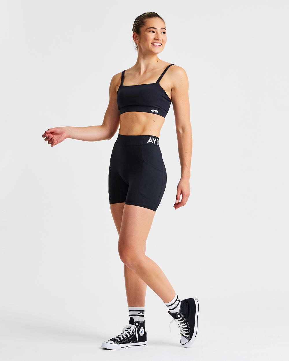 AYBL Essential Bandeau Sports Bra Schwarz | 832-KHMYAB