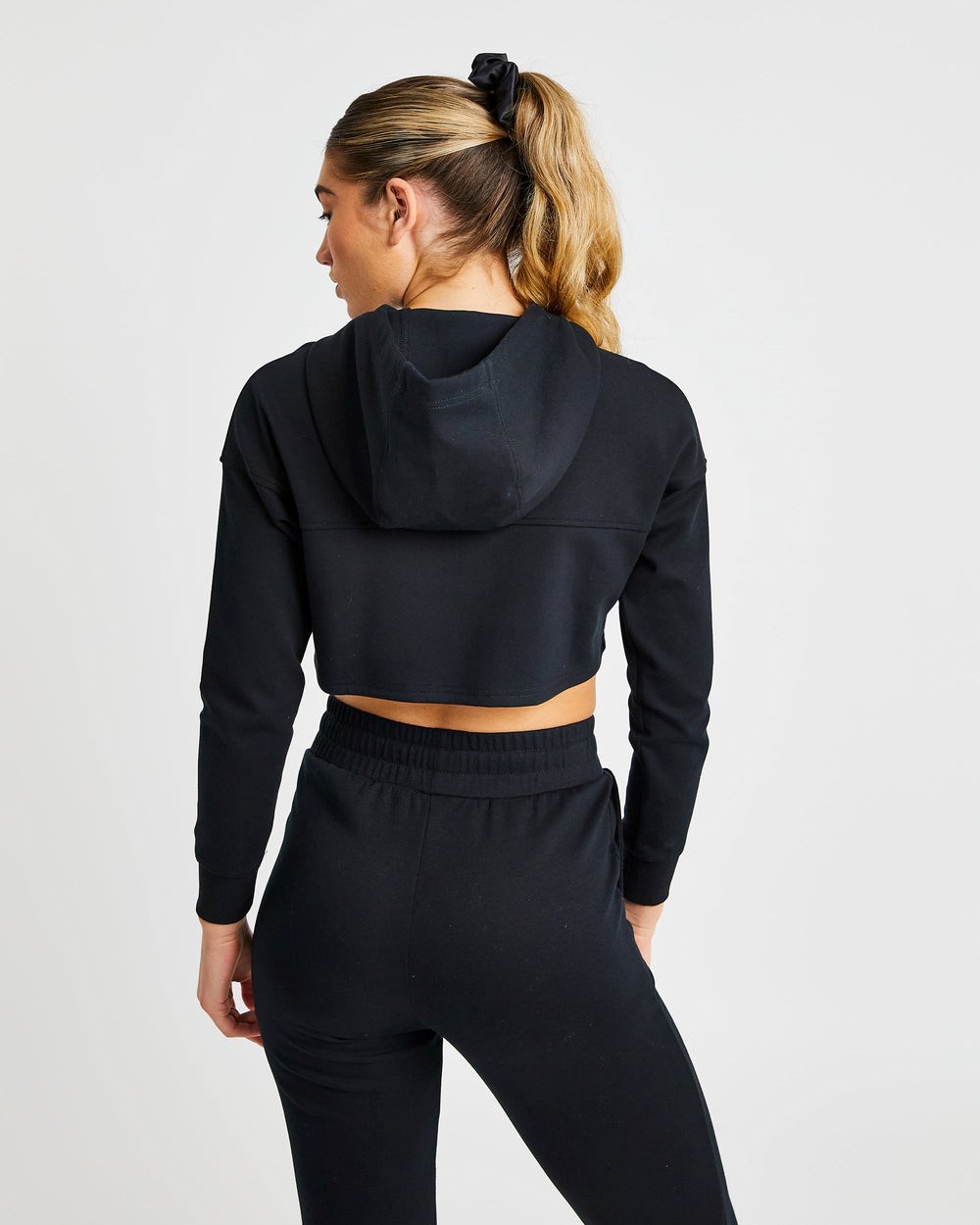 AYBL Everyday Cutout Crop Hoodie Schwarz | 197-WMXANU