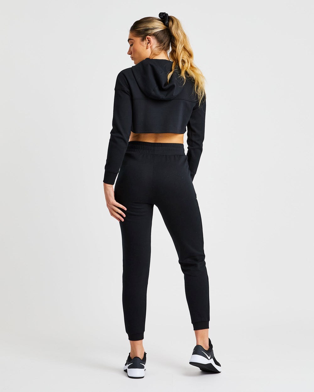 AYBL Everyday Cutout Crop Hoodie Schwarz | 197-WMXANU