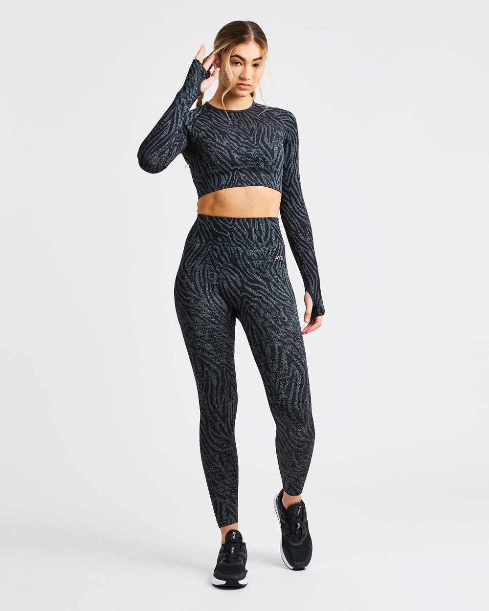 AYBL Evolve Animal Seamless Long Sleeve Crop Top Schwarz | 051-ZUHIKL