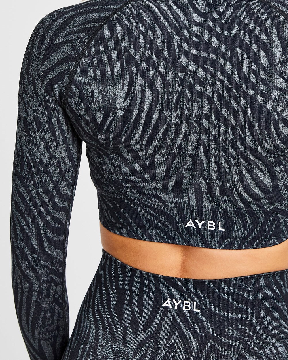 AYBL Evolve Animal Seamless Long Sleeve Crop Top Schwarz | 051-ZUHIKL