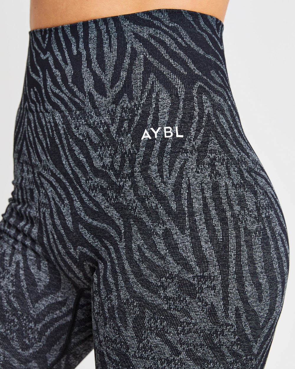 AYBL Evolve Animal Seamless Shorts Schwarz | 146-XGWKEL