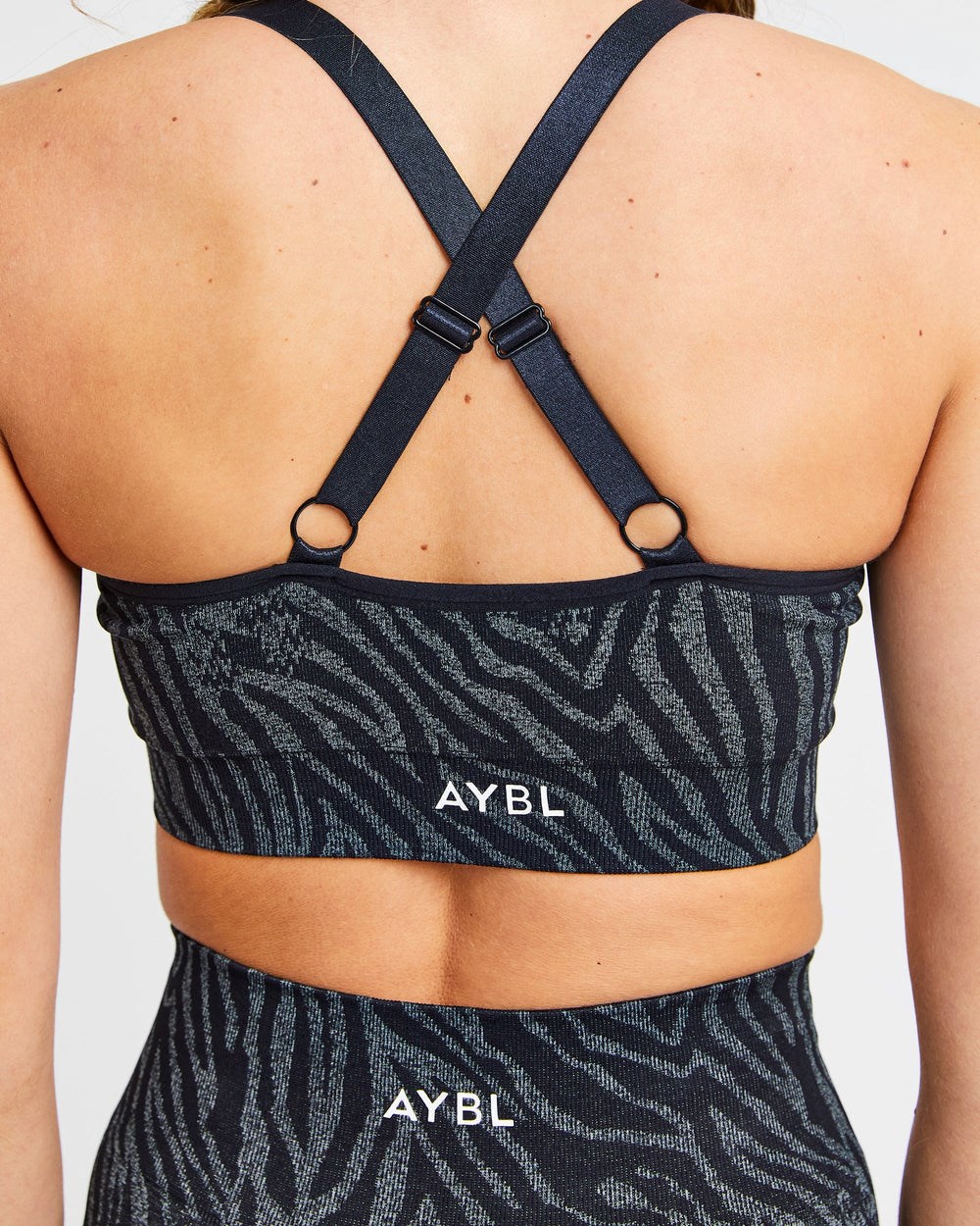 AYBL Evolve Animal Seamless Sports Bra Schwarz | 245-ZBXYQU