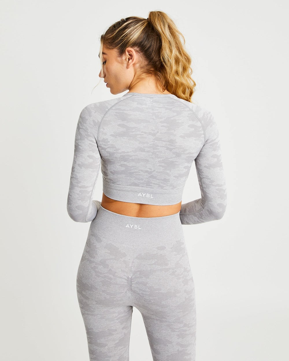 AYBL Evolve Camo Seamless Long Sleeve Crop Top Grau | 780-KPIMBF