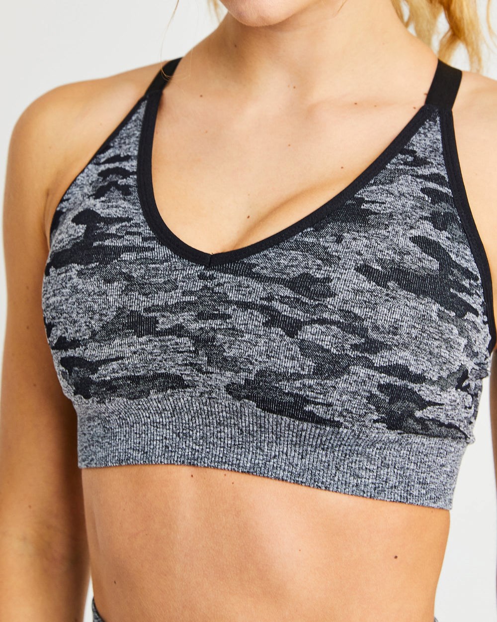 AYBL Evolve Camo Seamless Sports Bra Schwarz | 507-TMKVDI