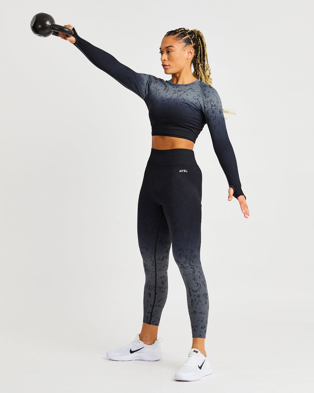 AYBL Flare Seamless Long Sleeve Crop Top Schwarz | 513-WUAJFQ