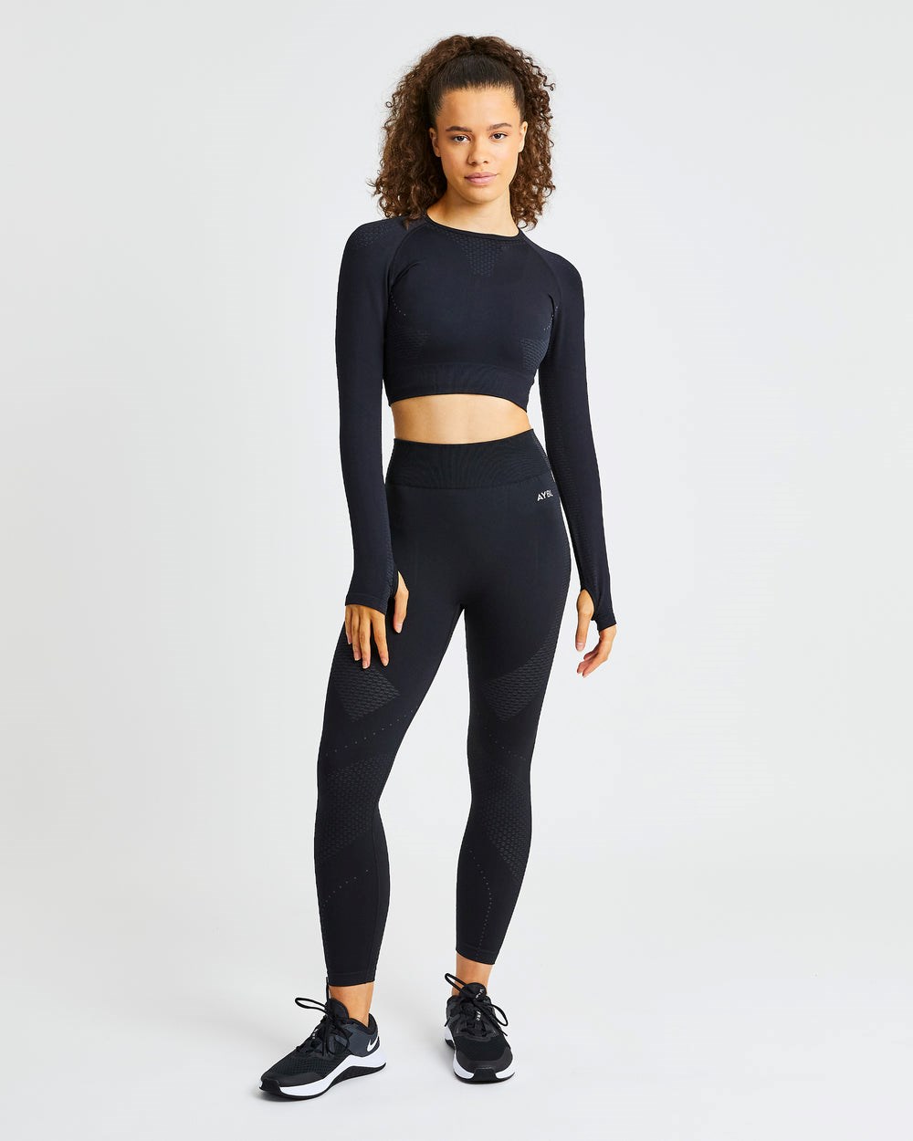 AYBL Ignite Seamless Long Sleeve Crop Top Schwarz | 389-EYBLUH