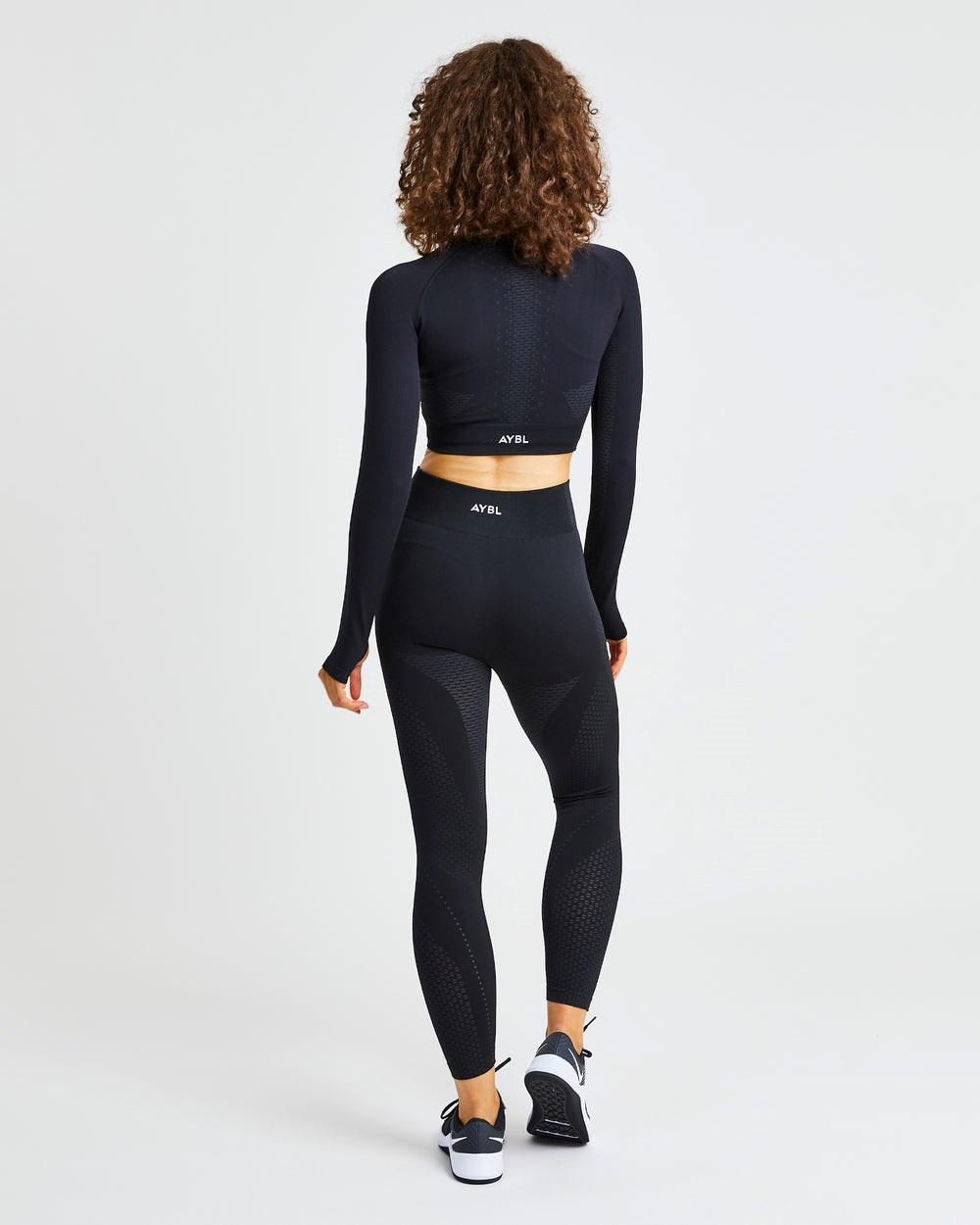 AYBL Ignite Seamless Long Sleeve Crop Top Schwarz | 389-EYBLUH