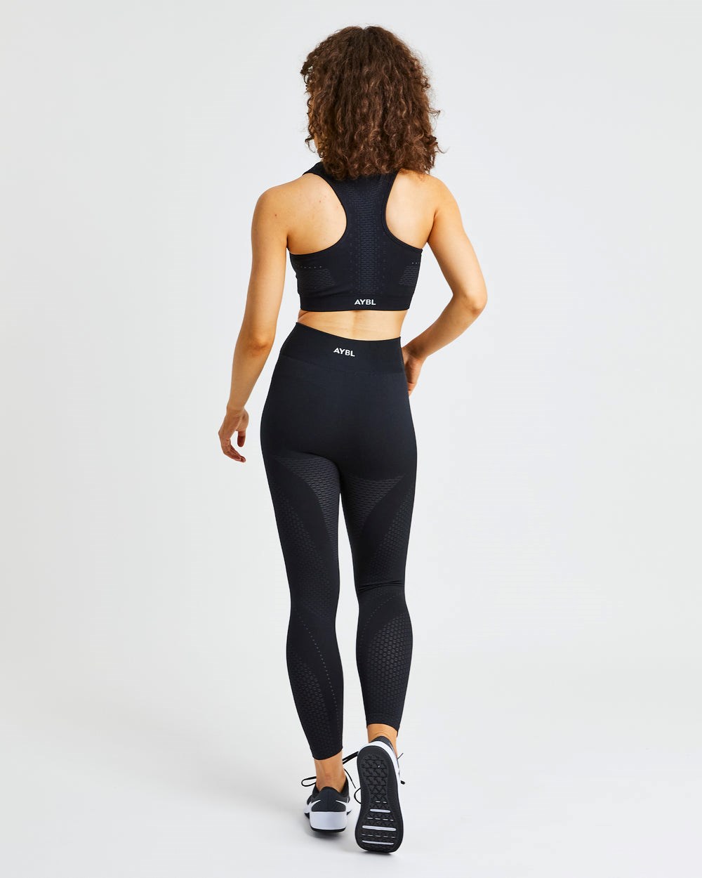 AYBL Ignite Seamless Sports Bra Schwarz | 895-TAYZDF