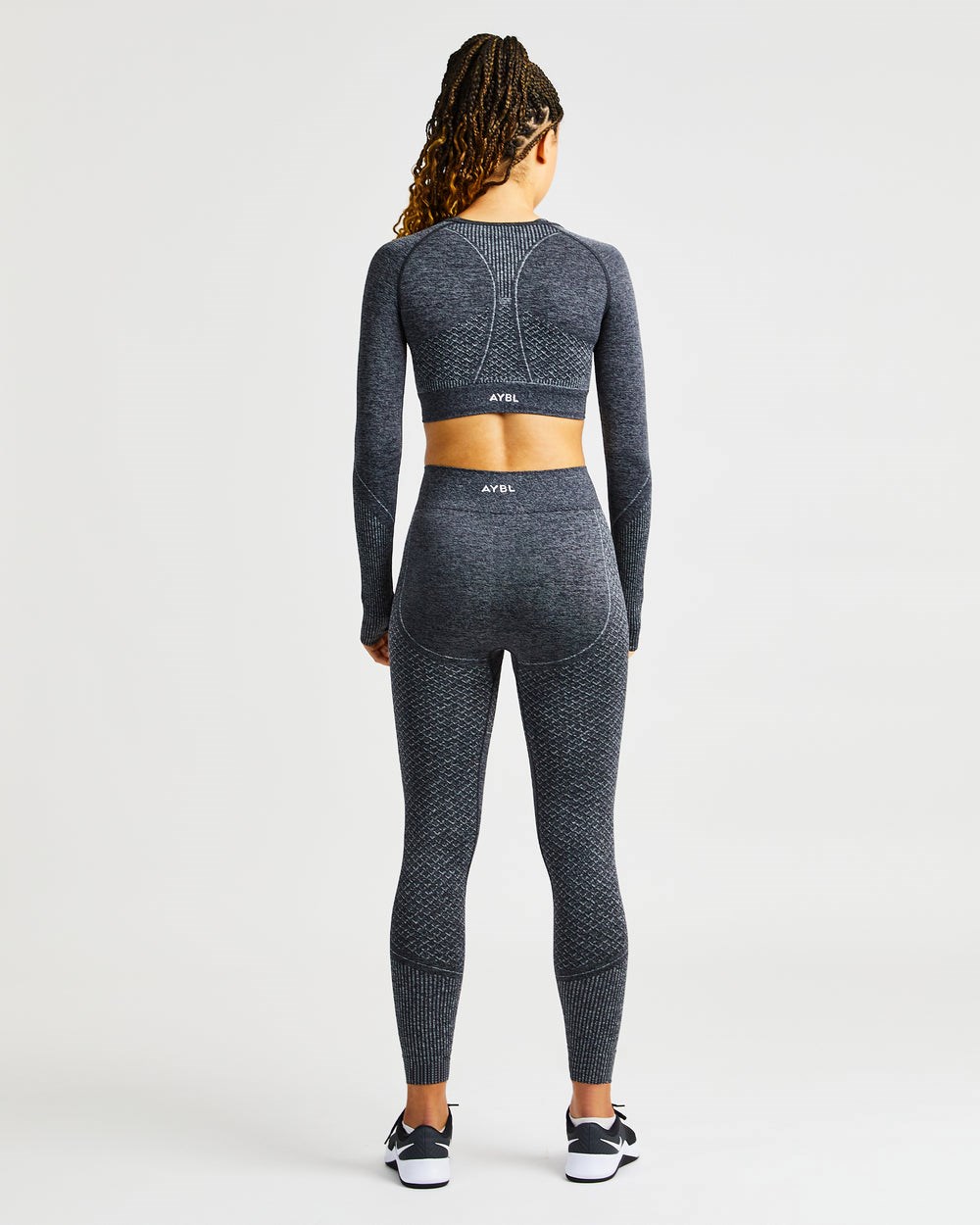 AYBL Impact Seamless Long Sleeve Crop Top Schwarz | 298-JNSFKW