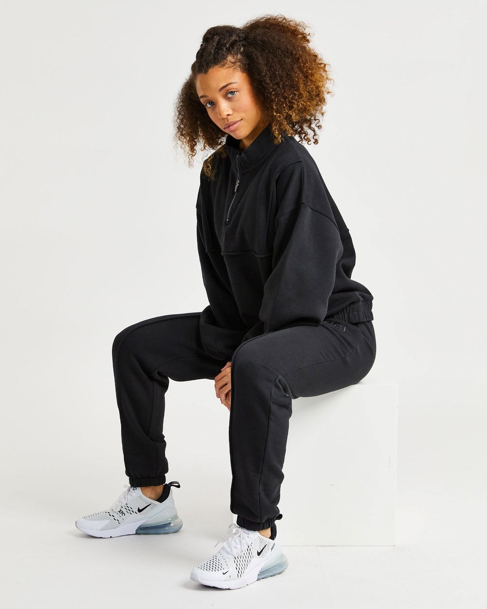 AYBL Luxe Joggers Schwarz | 241-WTOELD