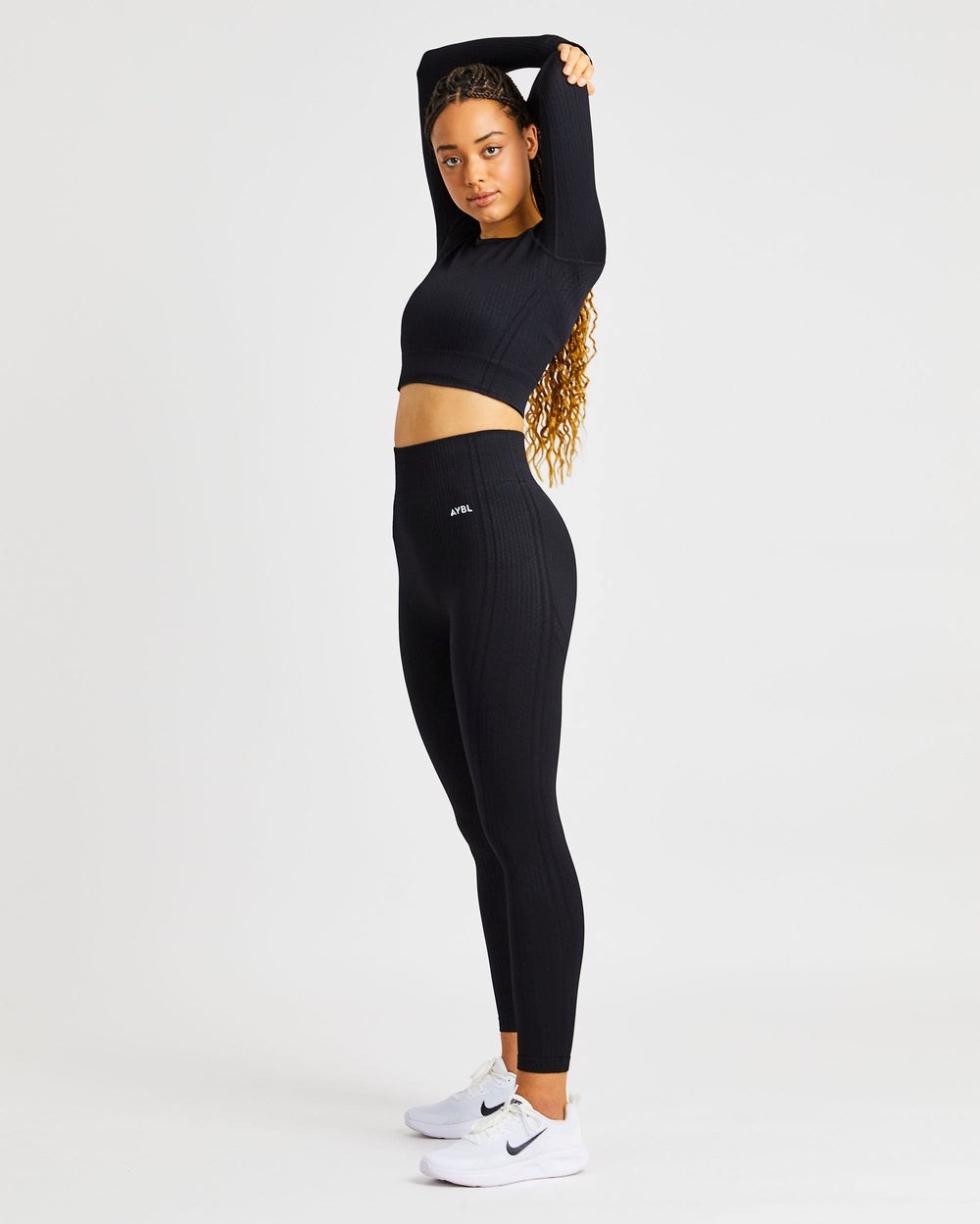 AYBL Luxe Seamless Long Sleeve Crop Top Schwarz | 107-TXNQAE