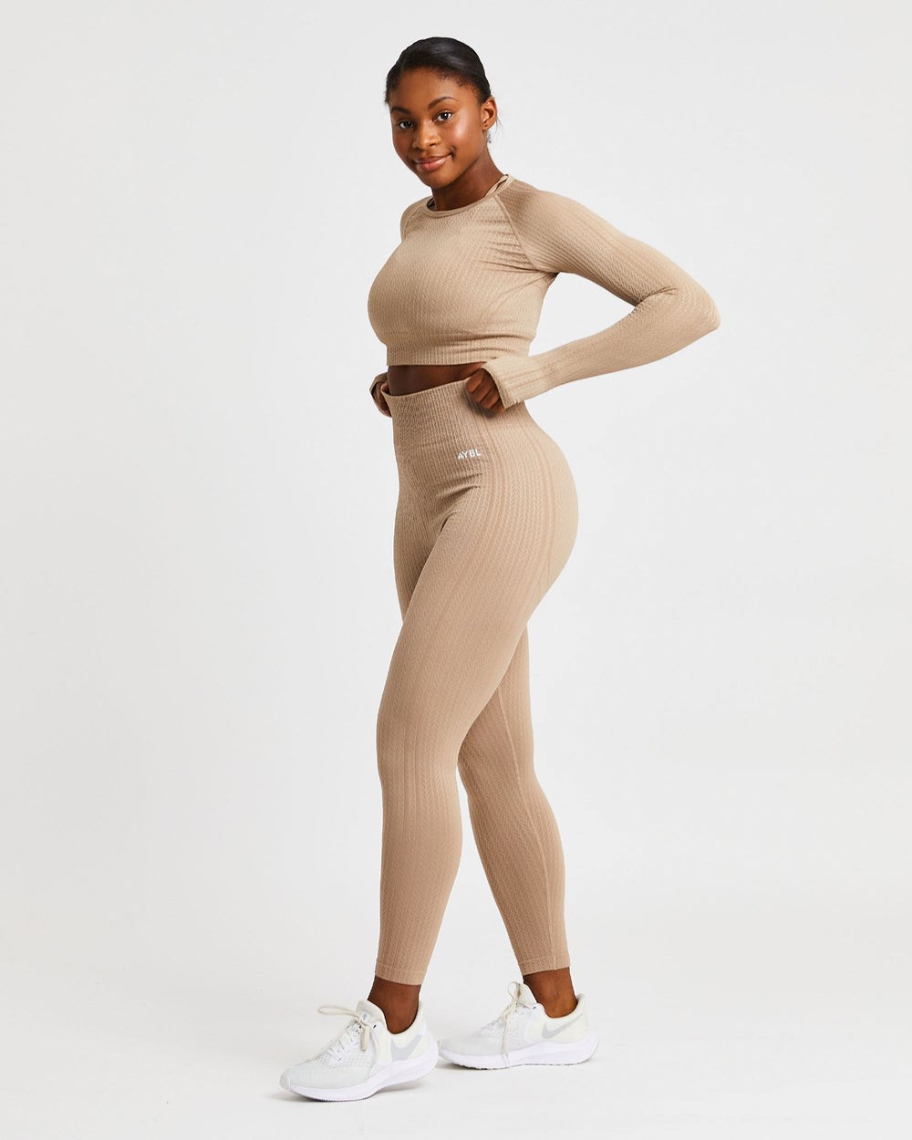 AYBL Luxe Seamless Long Sleeve Crop Top Mocha | 490-IODXTK