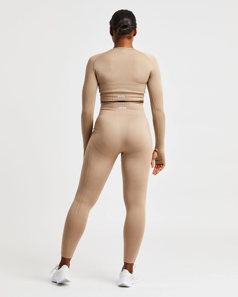 AYBL Luxe Seamless Long Sleeve Crop Top Mocha | 680-APICRQ