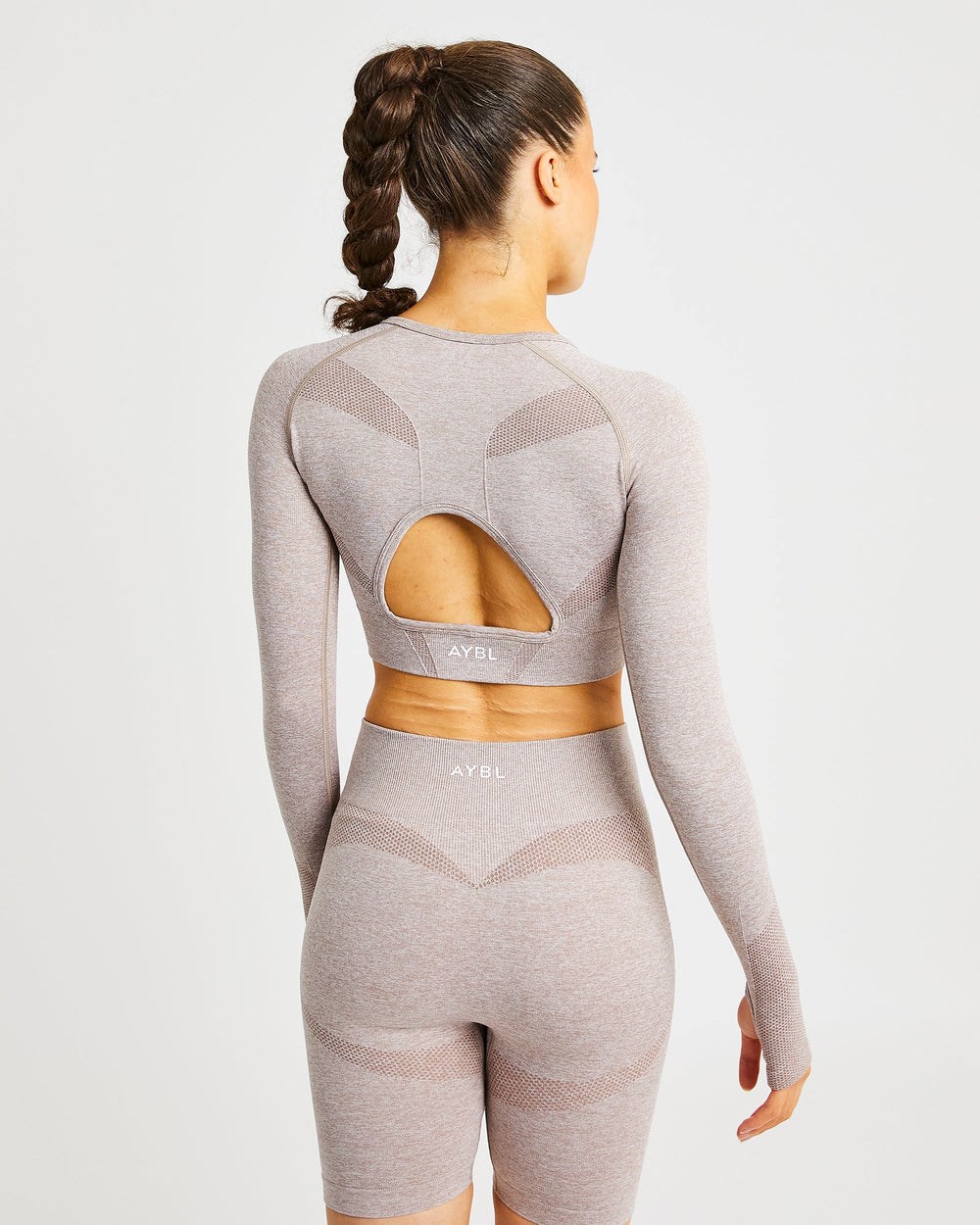 AYBL Motion Seamless Long Sleeve Crop Top Beige | 248-ZKDCGX