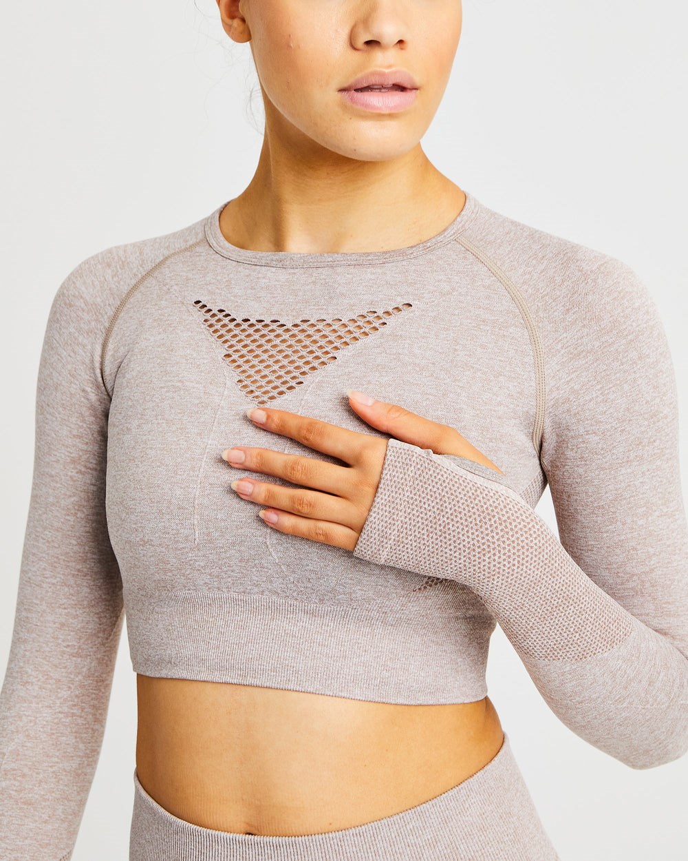 AYBL Motion Seamless Long Sleeve Crop Top Beige | 248-ZKDCGX