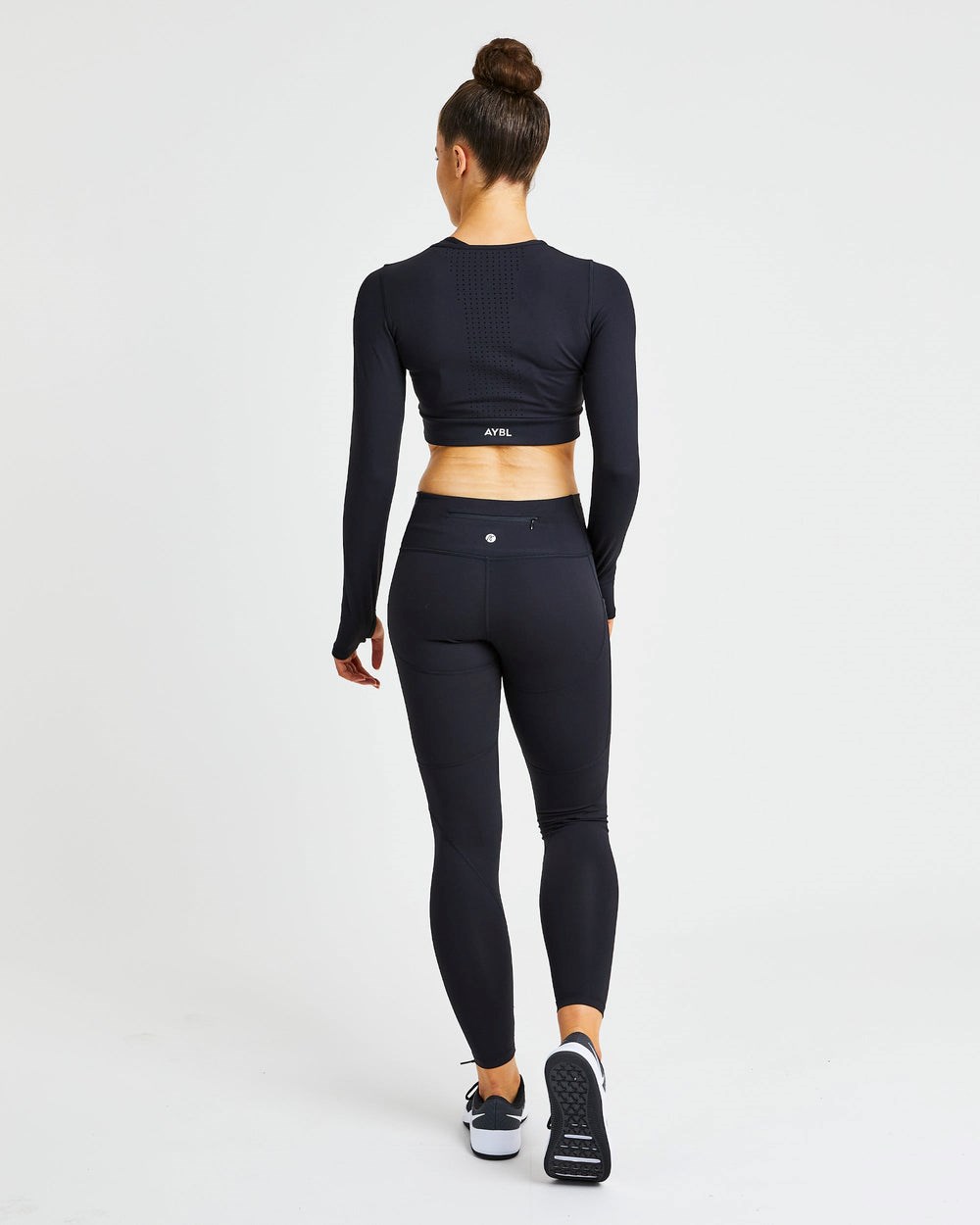 AYBL Pace Long Sleeve Crop Top Schwarz | 146-WXIHDF