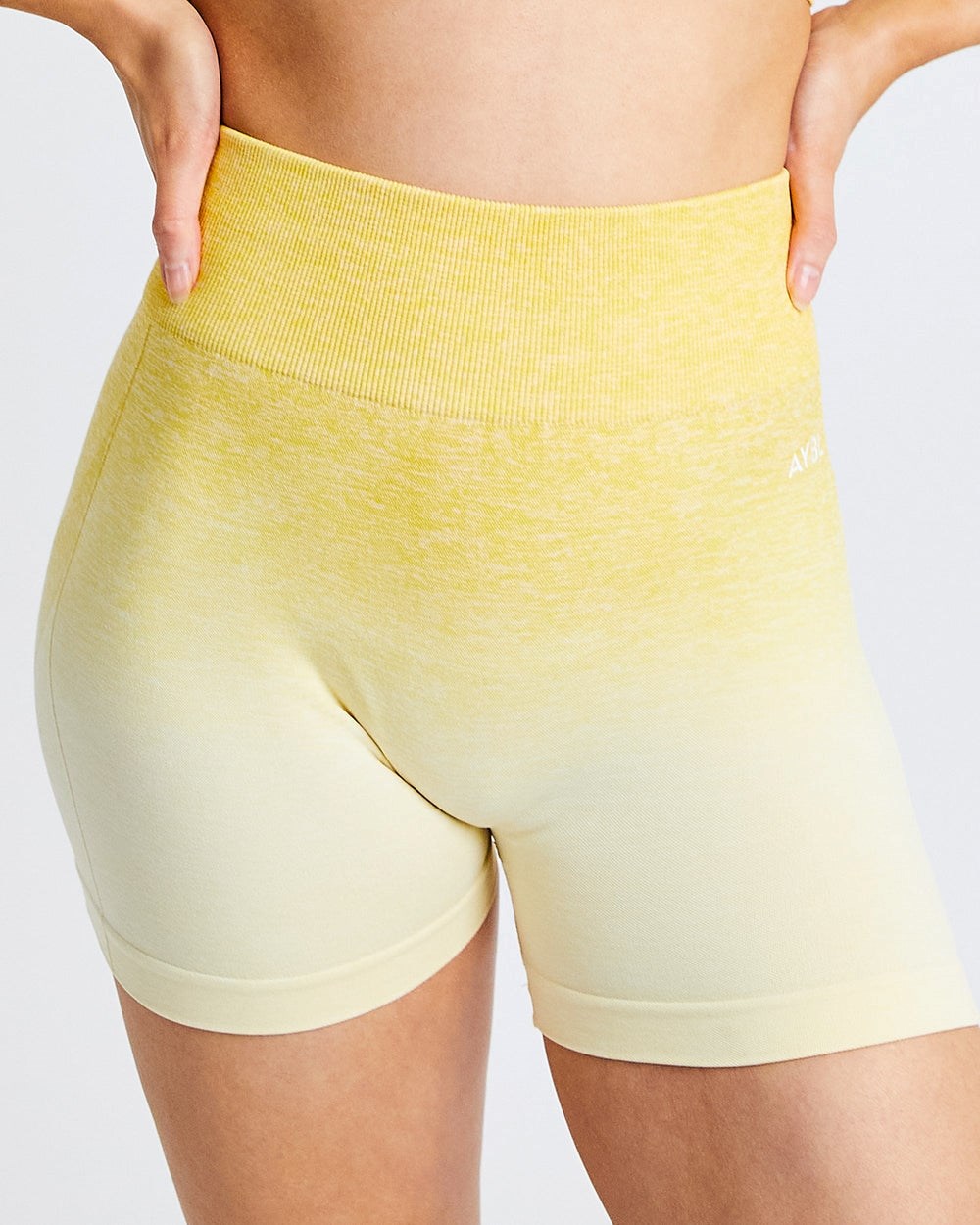 AYBL Pulse Ombré Seamless Shorts Gelb | 531-BULYTP