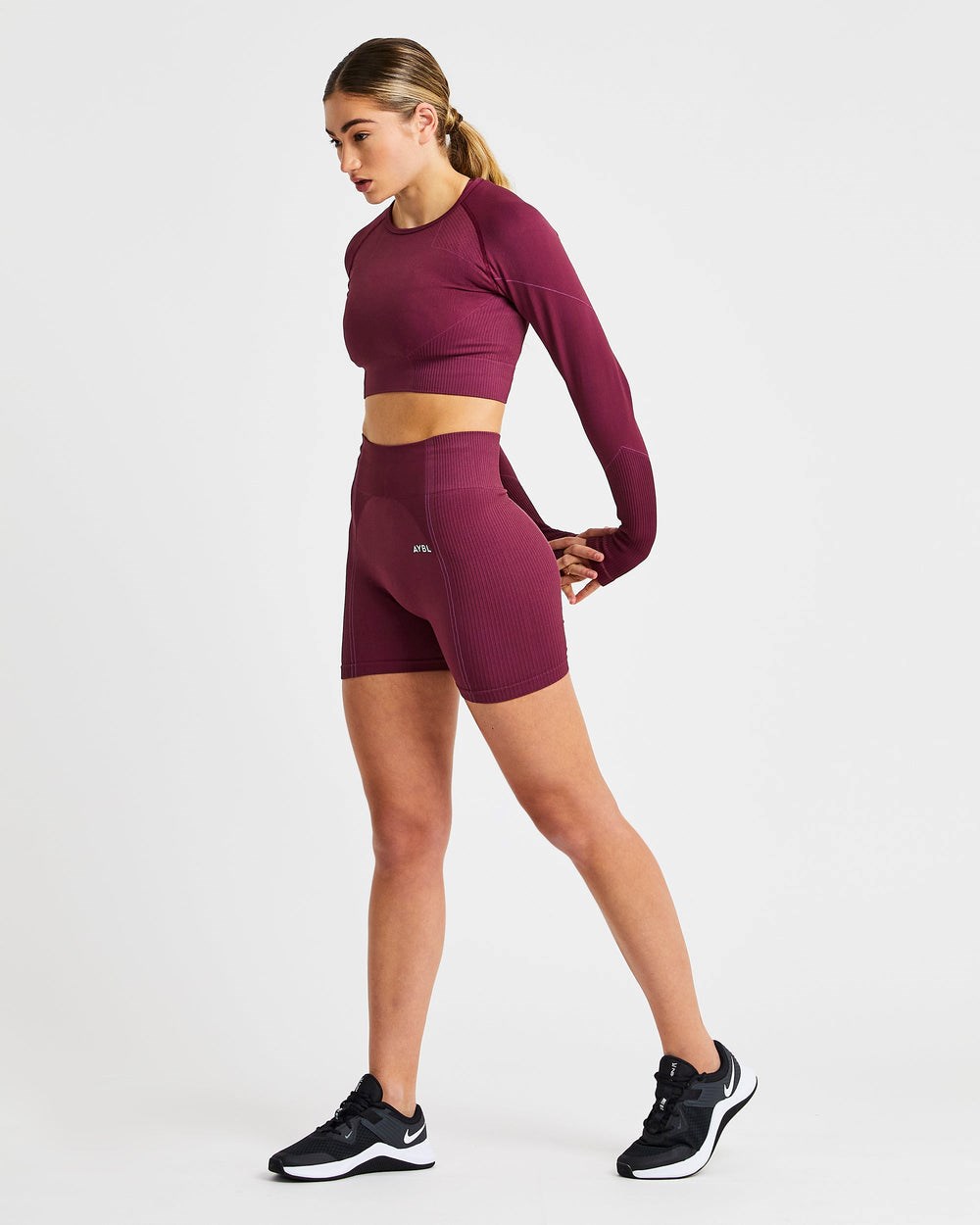 AYBL Reflex Seamless Long Sleeve Crop Top Plum | 390-XRGTHW