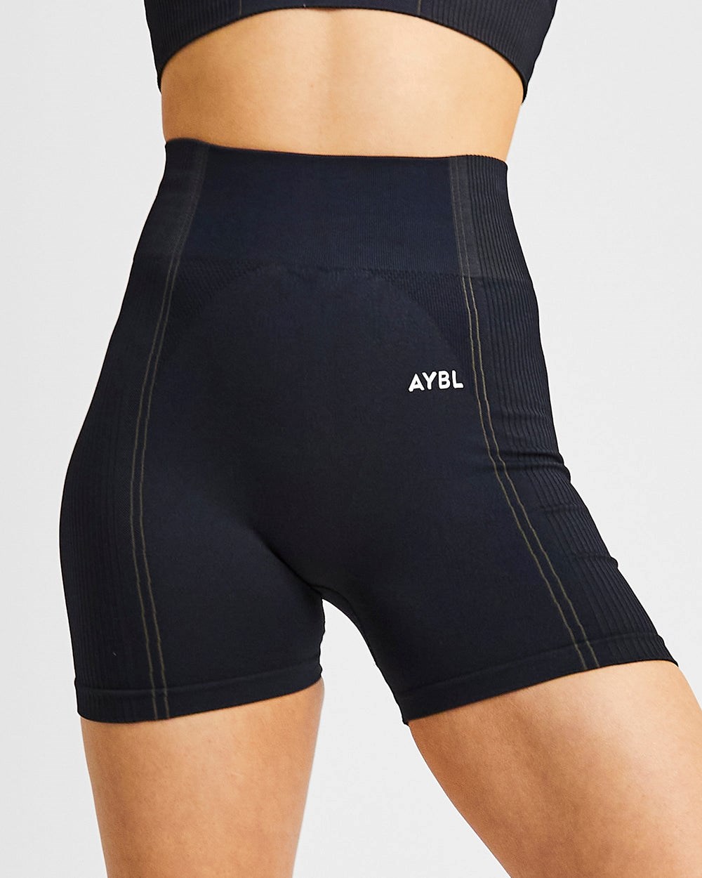 AYBL Reflex Seamless Shorts Schwarz | 357-MZGHRO