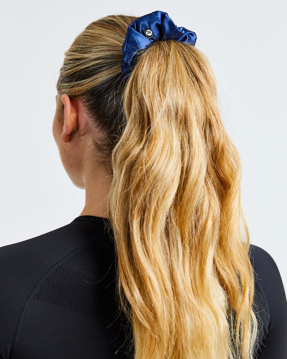 AYBL Scrunchie 4 Pack White/Black/Charcoal/Navy | 581-VXAHTD