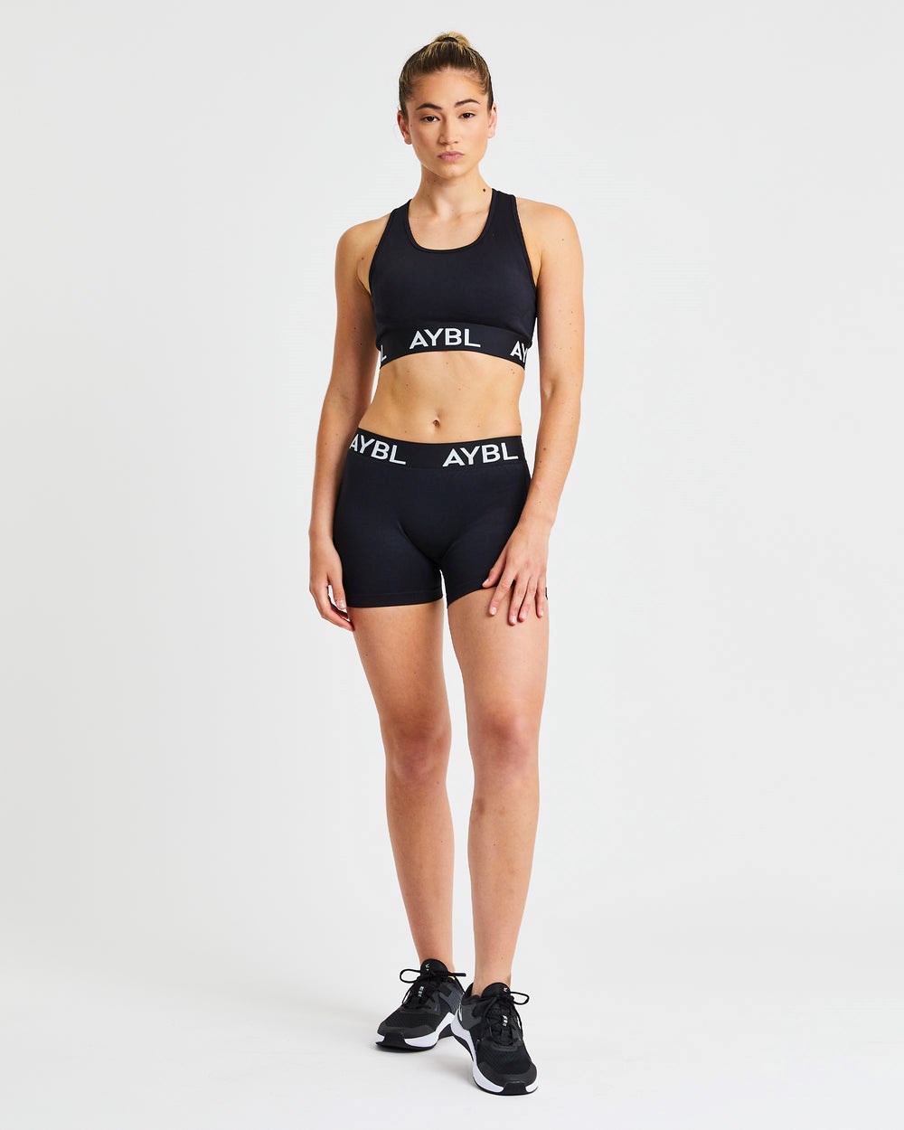 AYBL Staple Seamless Low Rise Shorts Schwarz | 453-WSKQBT