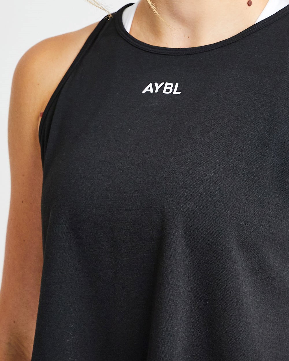 AYBL Strive Crop Vest Schwarz | 920-BTPQRI