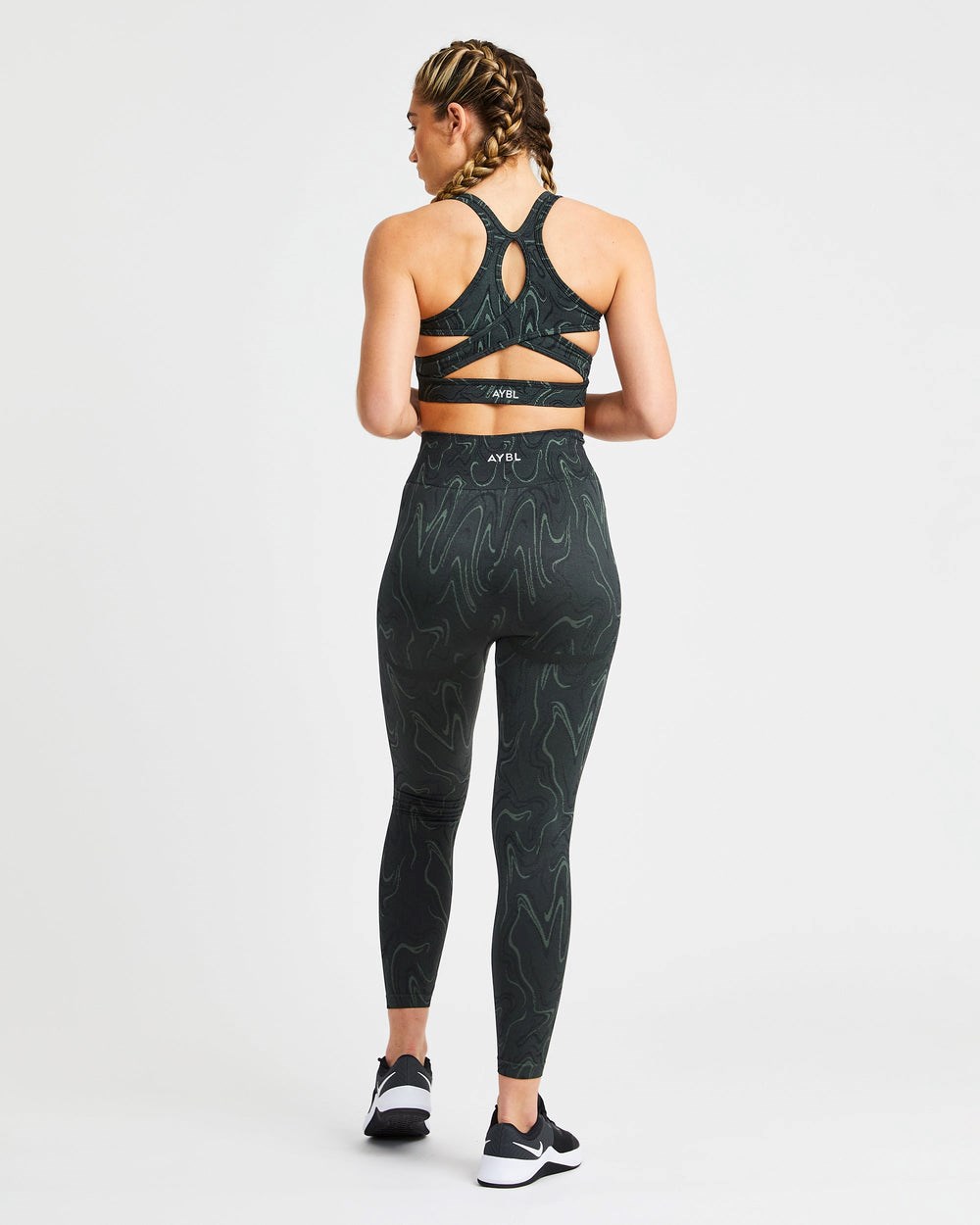 AYBL Velocity Seamless Sports Bra Schwarz | 947-TDIVHN